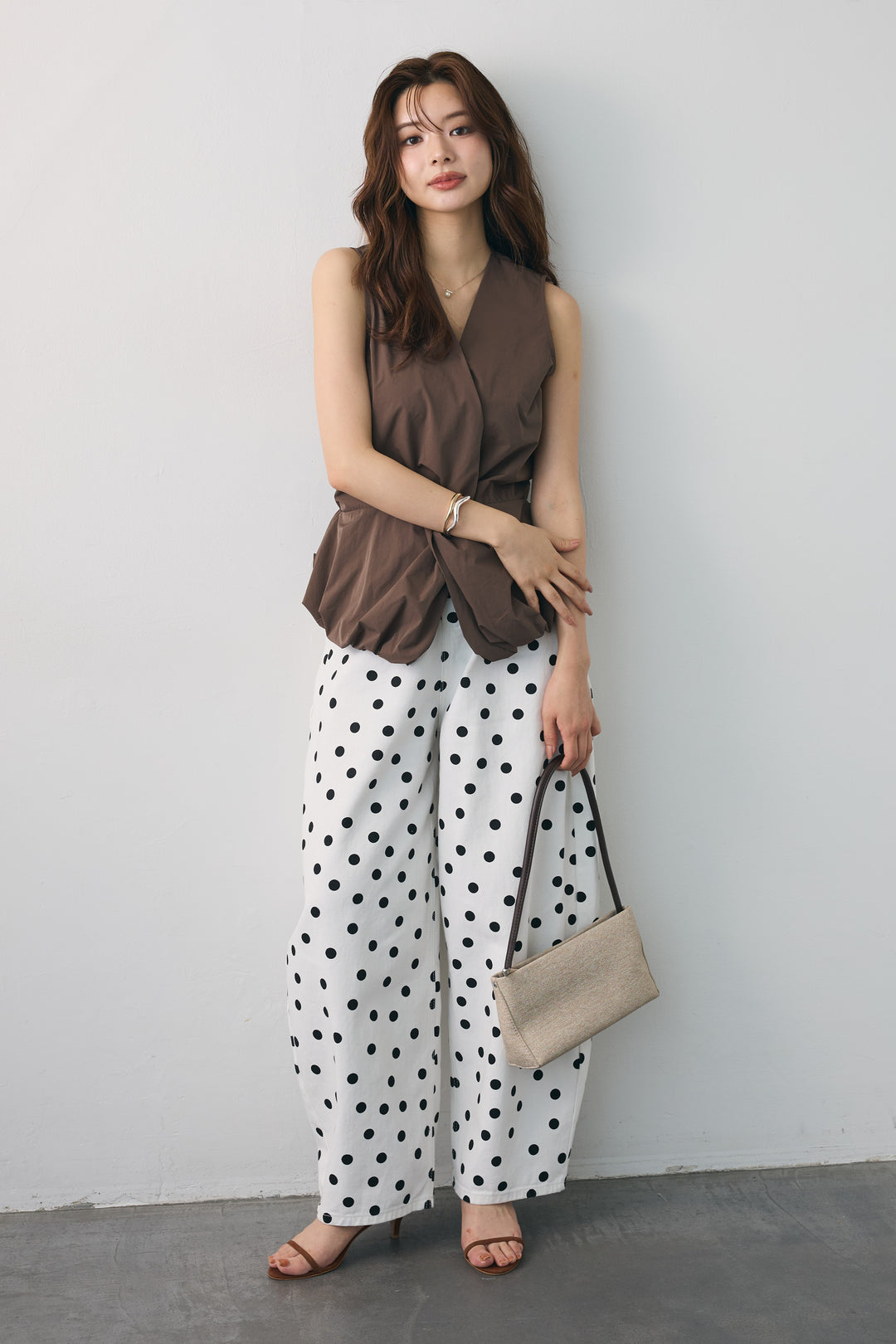 [予約/SET]バルーンフリルヘムノースリーブブラウス+ハートポケットドットバルーンデニムパンツ(2set)