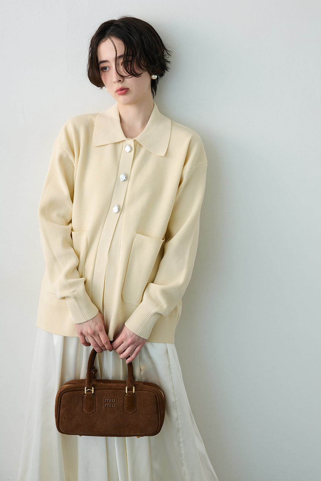 [予約/SET]メタルボタン襟付きニットカーディガン+サテンシャイニーバルーンスカート(2set)