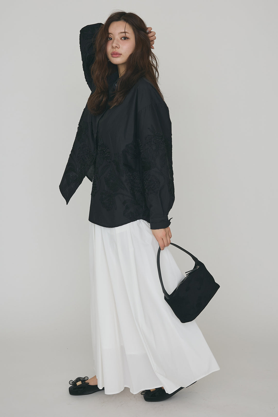 [予約/SET]フラワー刺繍モチーフオーバーシャツ+ギャザーフレア綿タッチスカート(2set)