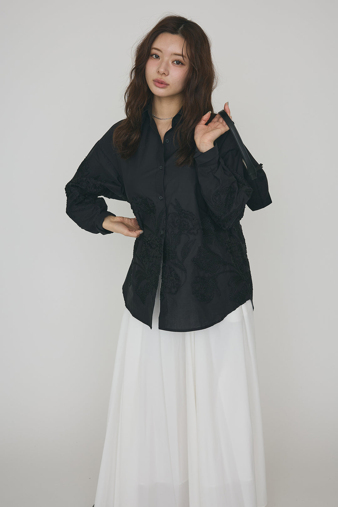 [予約/SET]フラワー刺繍モチーフオーバーシャツ+ギャザーフレア綿タッチスカート(2set)