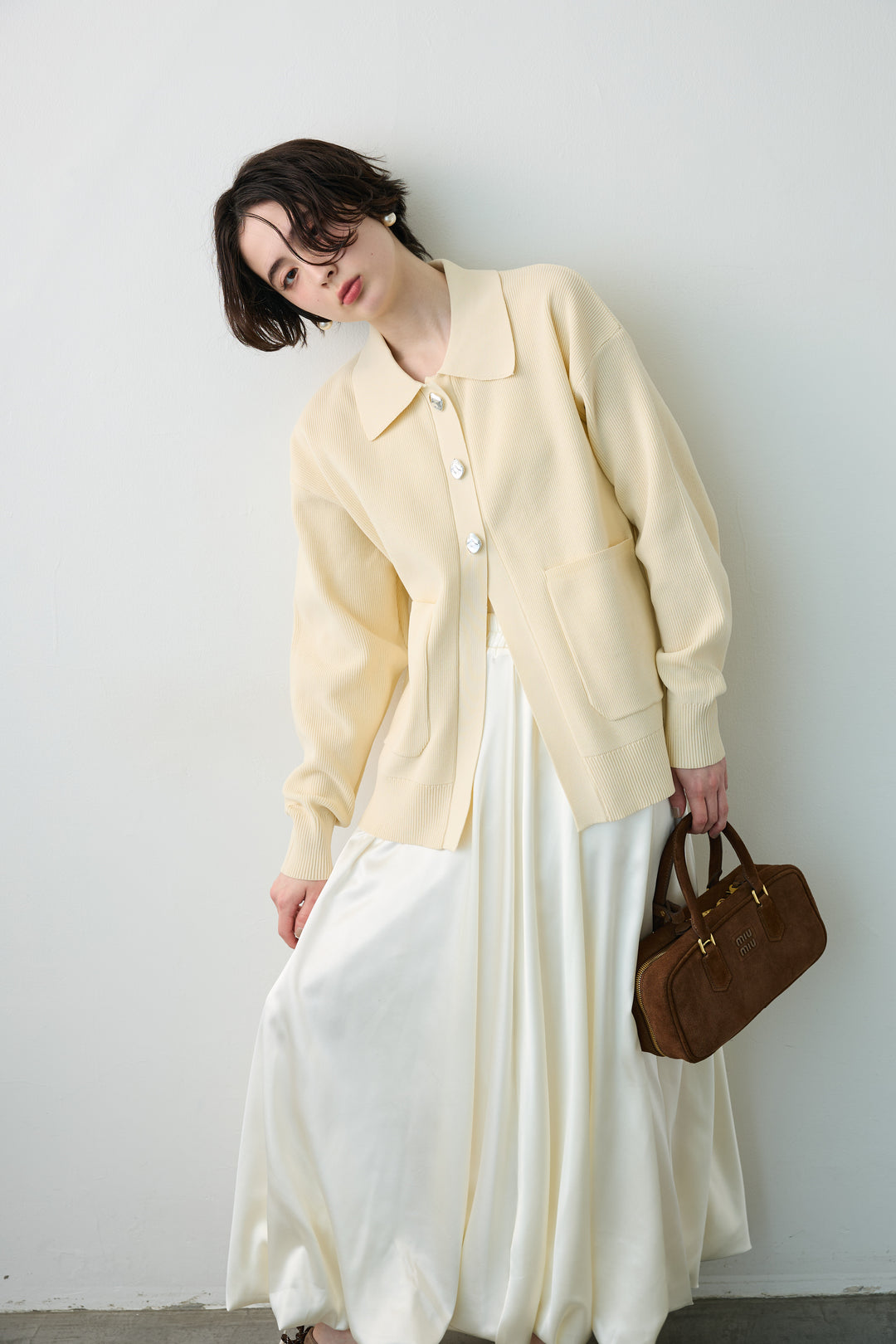 [予約/SET]メタルボタン襟付きニットカーディガン+サテンシャイニーバルーンスカート(2set)