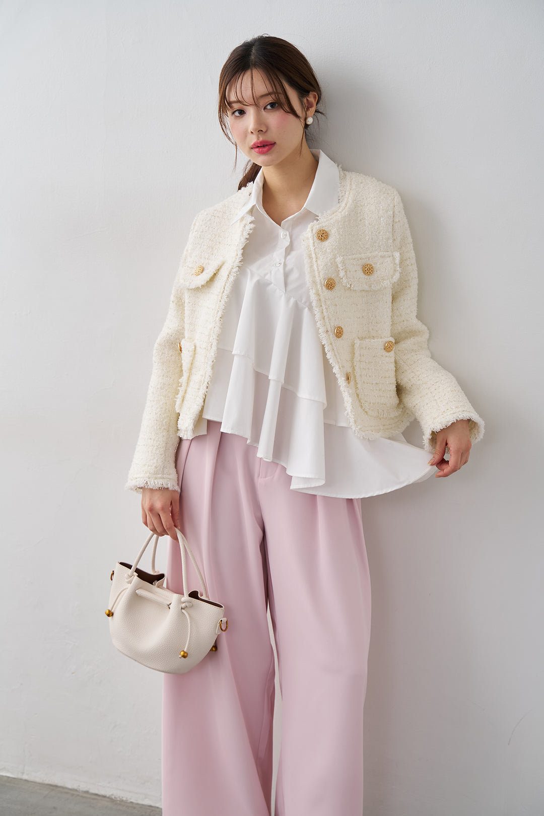 [予約/SET]アシメフリルティアードシャツ+フリンジツイードゴールドボタンジャケット+エステルツイルタックワイドカラーパンツ(3set)