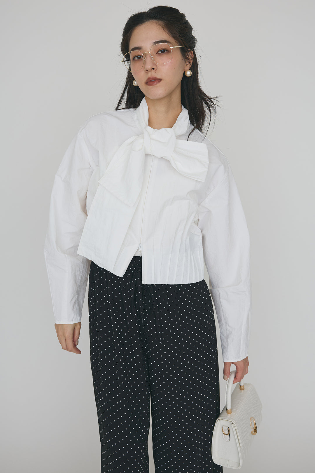 [予約/SET]フロントファスナーヘムタックボウタイブラウス+シアードットリラックスパンツ(2set)