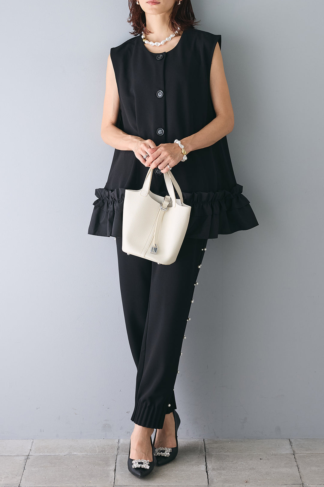 [予約/SET]裾シャーリングフリルベスト+サイドパール裾タックジョガーパンツ(2set)