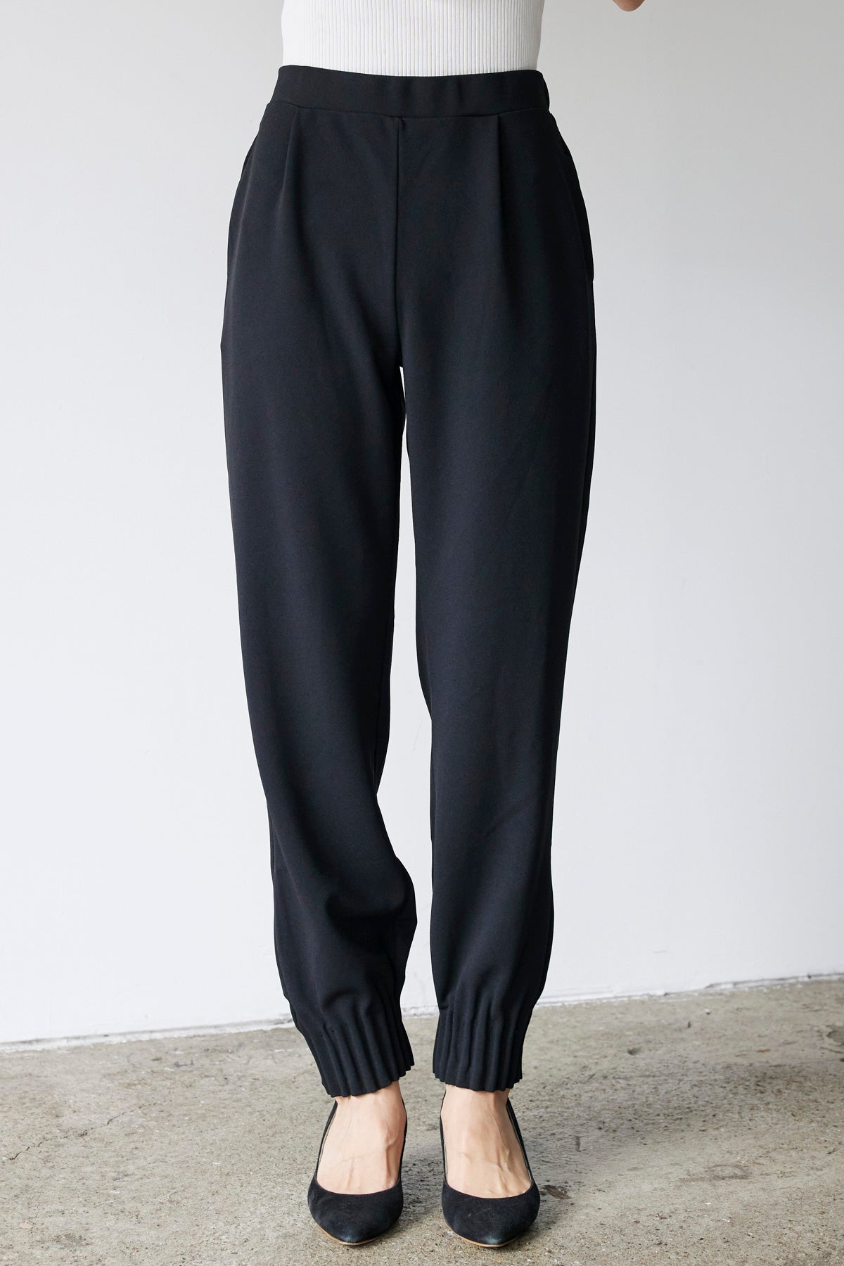 予約]裾タックフリルジョガーパンツ – Frene