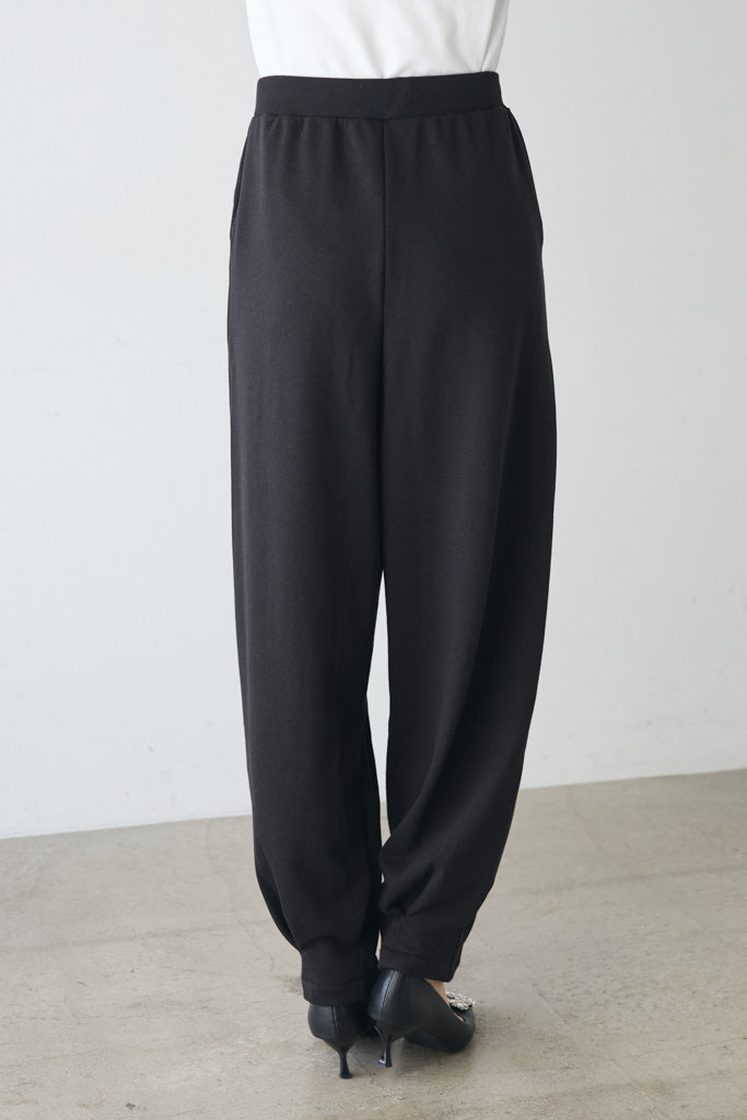 予約]タックボリュームジョガーパンツ – Frene