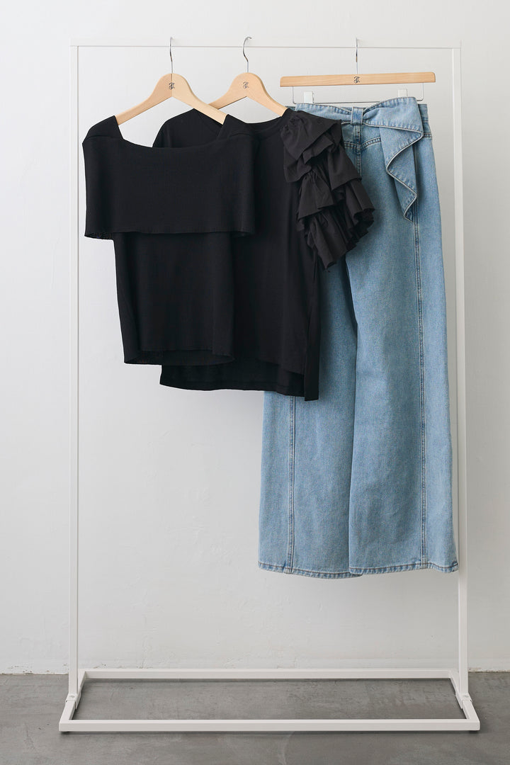[予約/SET]ショルダーリブオフショルニット+アシメフリルティアードデザインTシャツ+バックリボンデザインデニムパンツ(3set)
