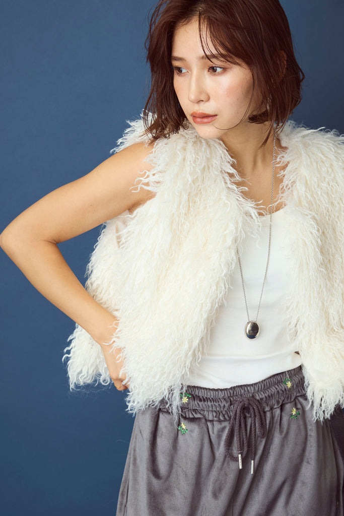 ベージュ フード付きファーベスト　glam lips MGSABLE ファー ベスト レディース ラビット チベットラム