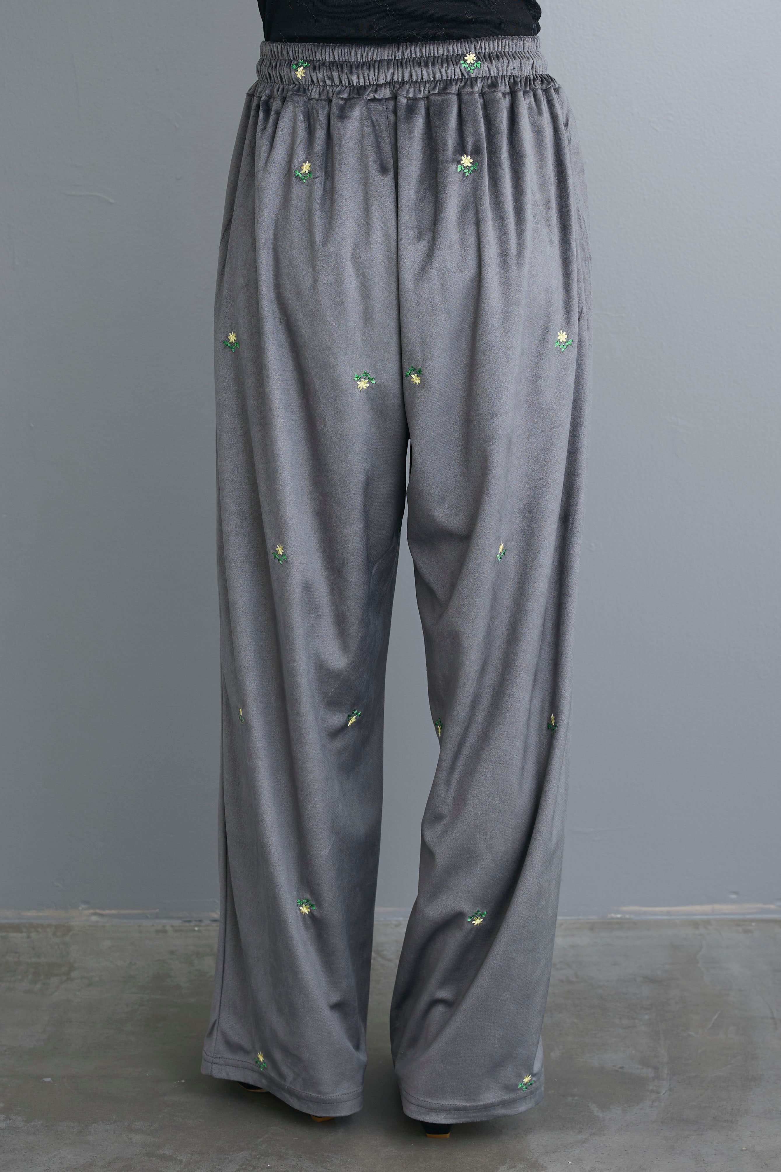 予約]ベロアミニフラワー刺繍パンツ – Frene