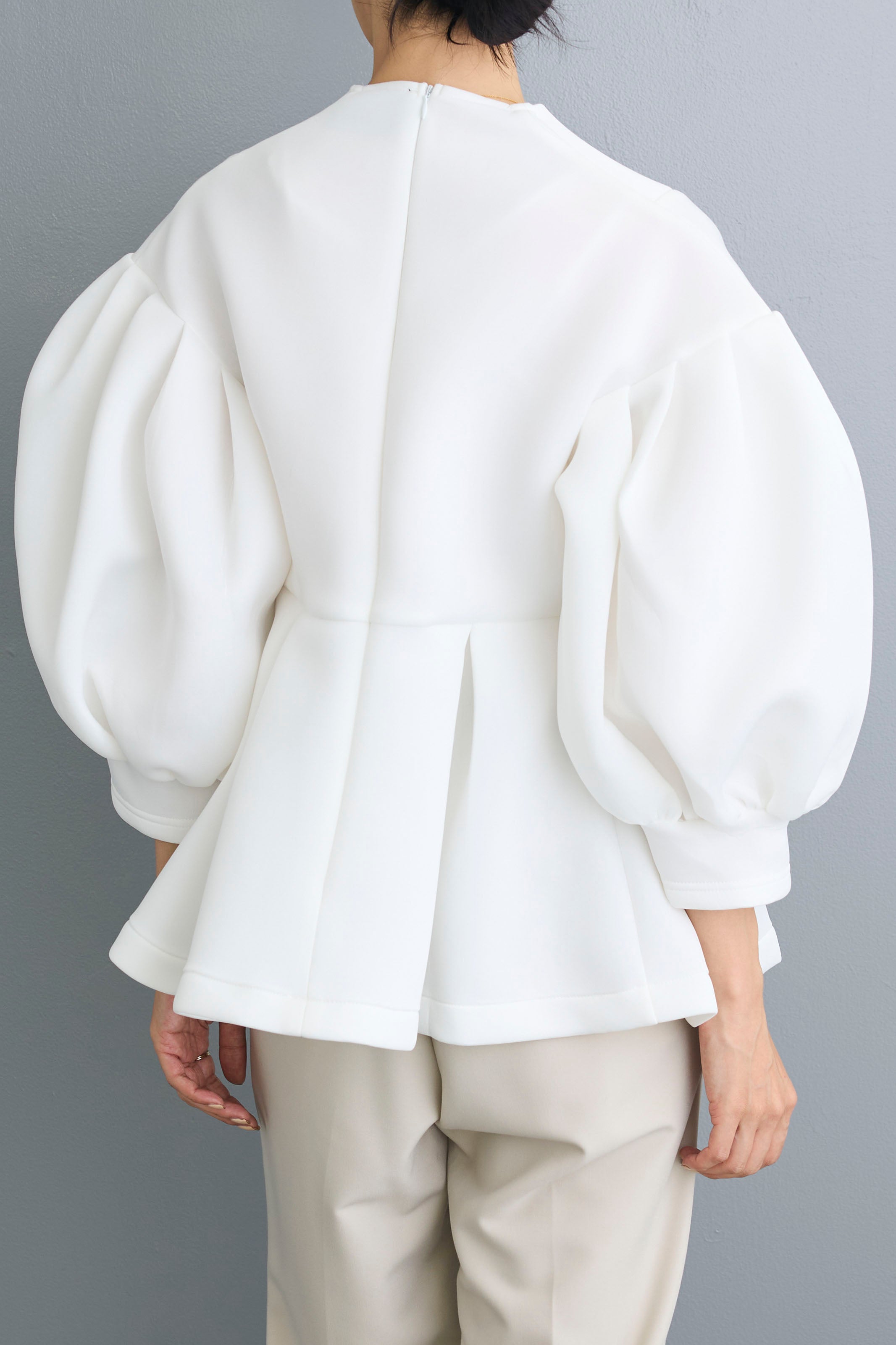 予約]フラワーモチーフデザインペプラムジャケット – Frene