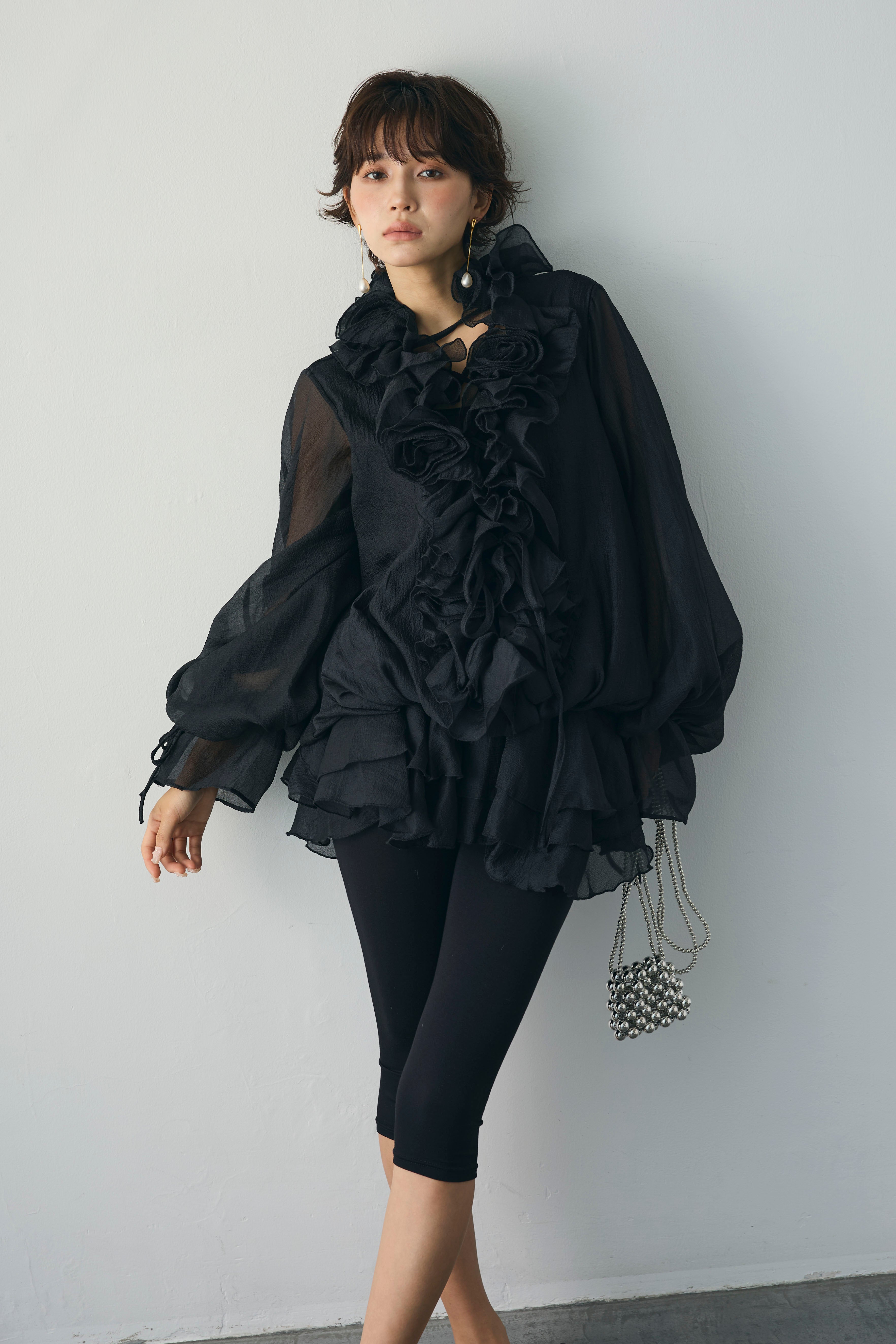 予約]フリルフラワーシフォンエアリーチュニック – Frene