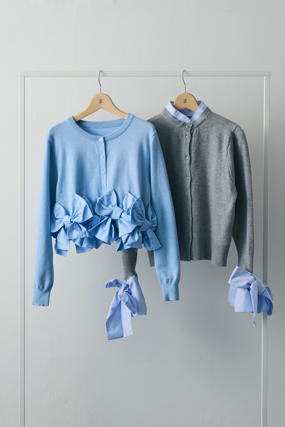 予約/SET]ヘムリボンデザインショートカーデ+BIGリボンカフスデザイン