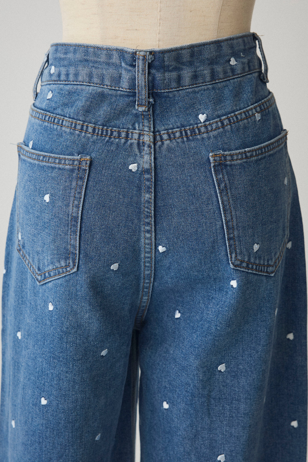 [予約]ハート刺繍ハイウエストデニムパンツ