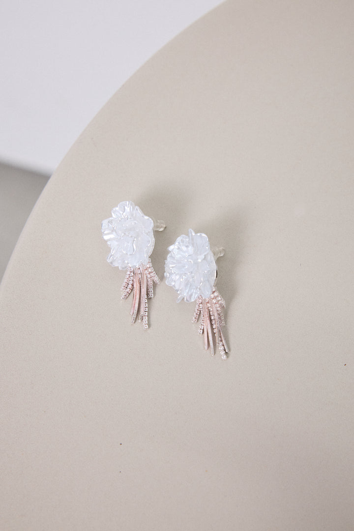 [予約]フラワーモチーフフリンジピアス