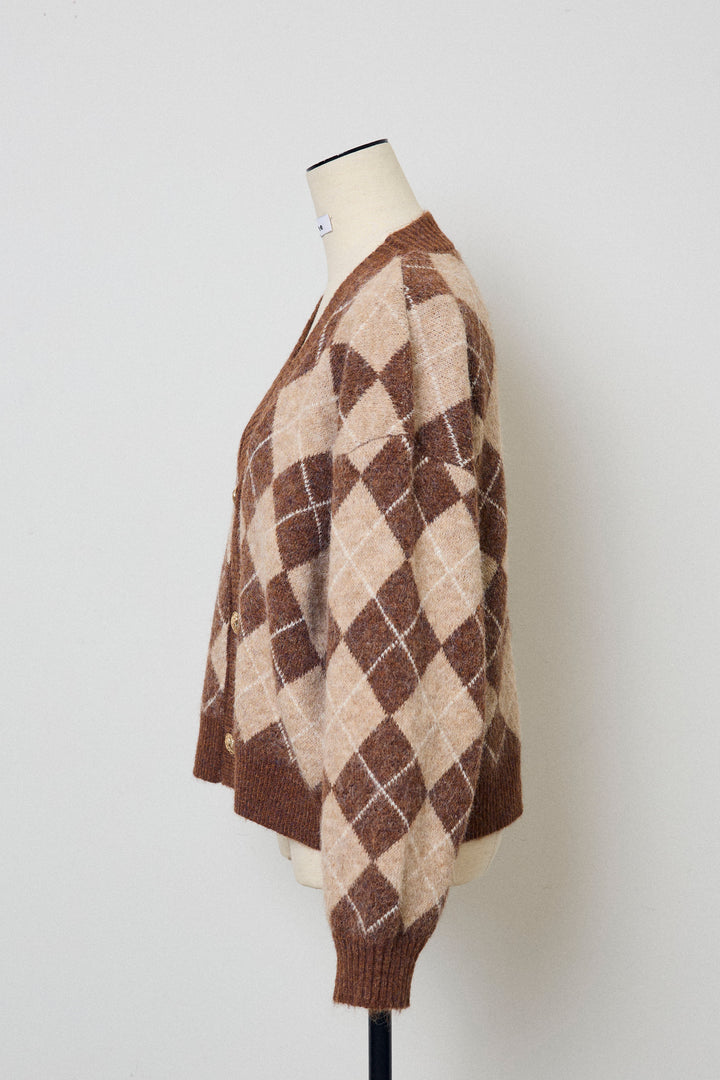 [予約]アーガイル柄ゴールドボタンニットカーデ