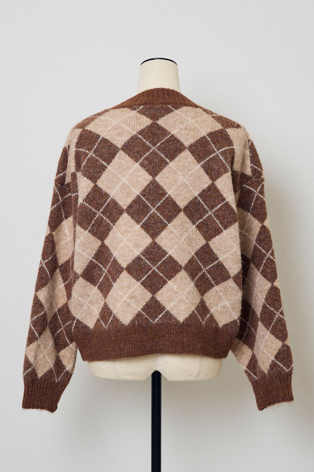 [予約]アーガイル柄ゴールドボタンニットカーデ