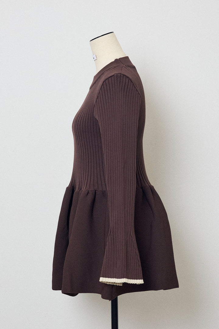 [予約]リブフレア配色スリーブペプラムニット