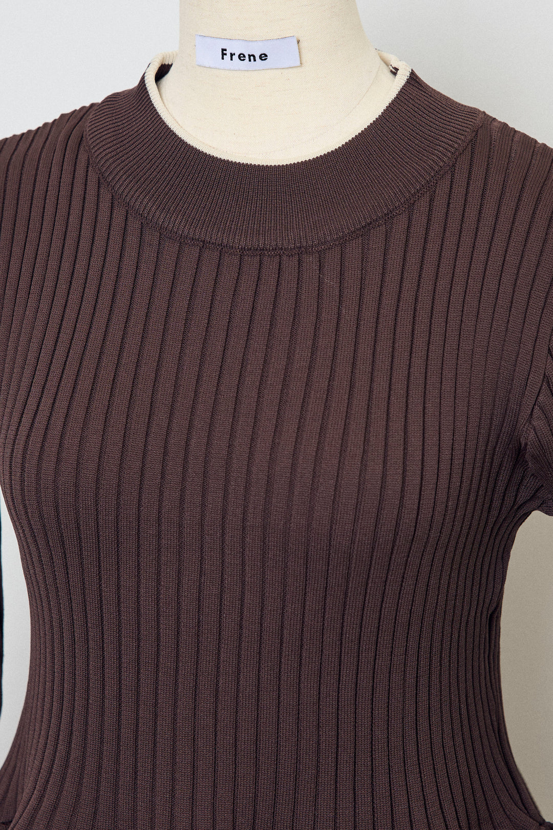 [予約]リブフレア配色スリーブペプラムニット