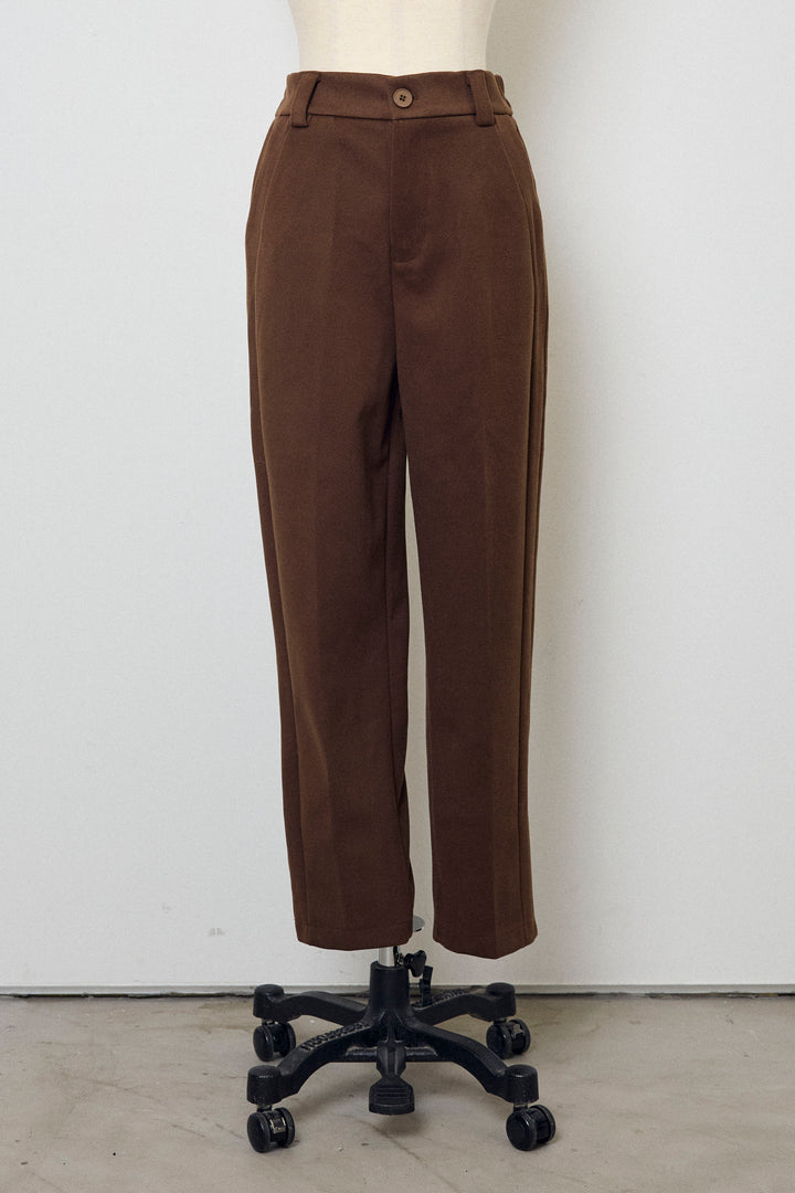 [予約]ウォームセンタープレス美ラインテーパードパンツ