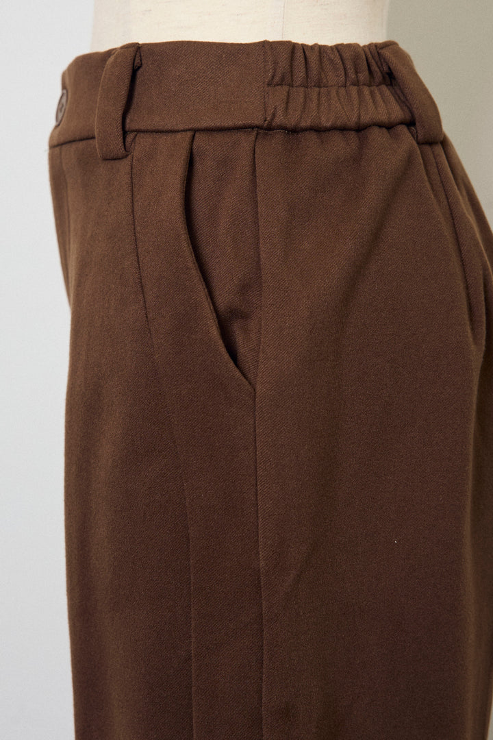 [予約]ウォームセンタープレス美ラインテーパードパンツ