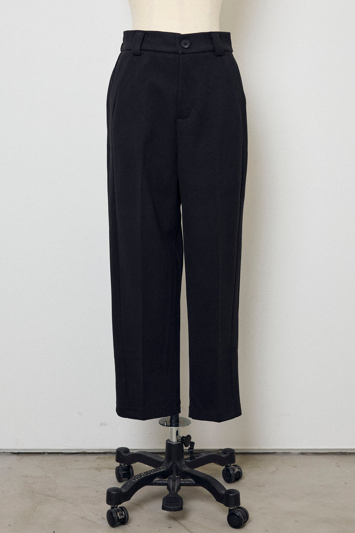 [予約]ウォームセンタープレス美ラインテーパードパンツ