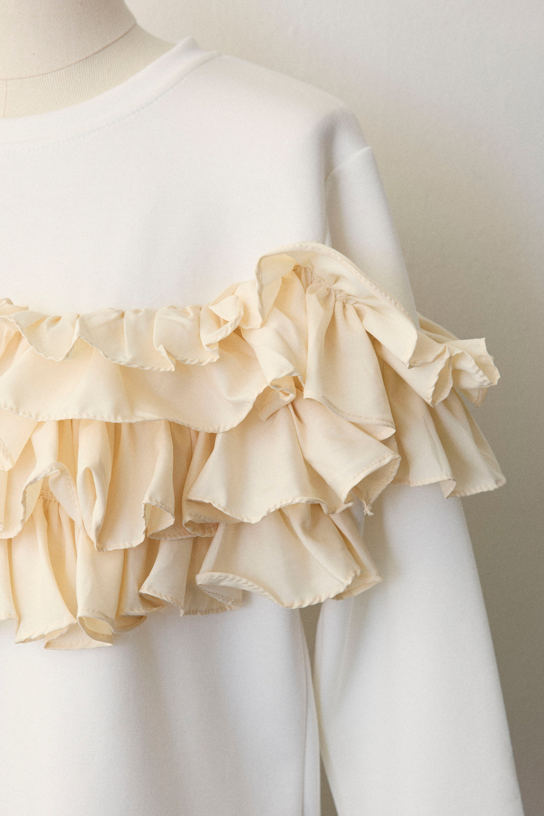 [予約]マルチウェイフリルプルオーバー