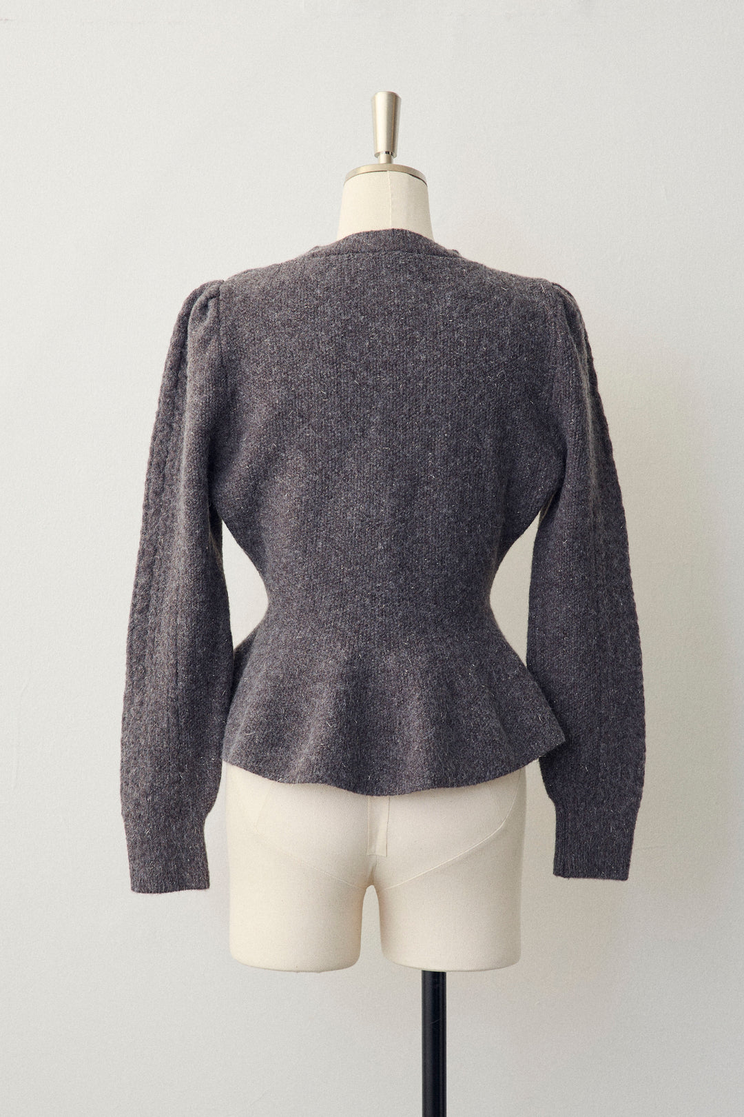 [予約]パフスリーブミニペプラムニット