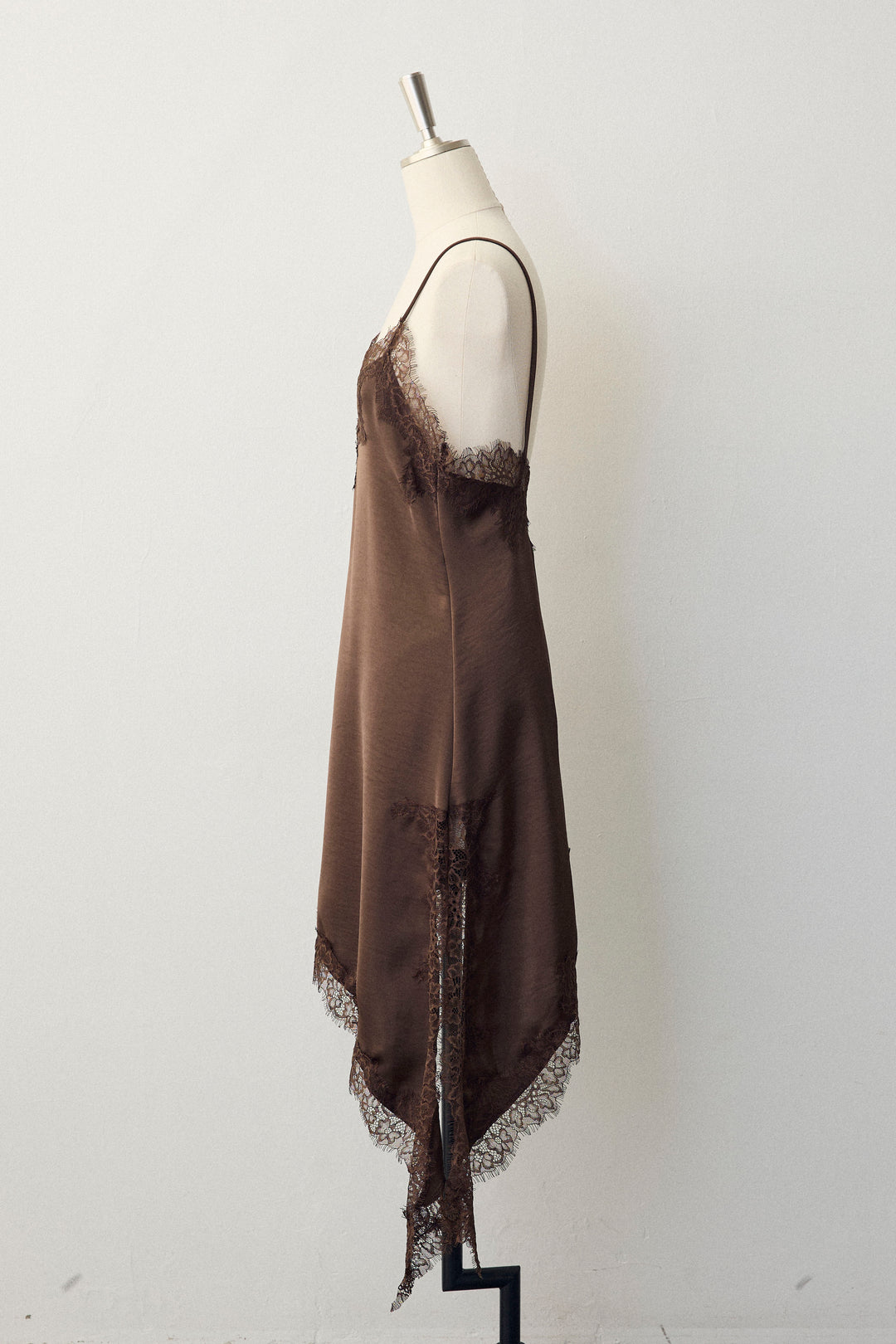 [予約]アシメデザインサテン×レースキャミ