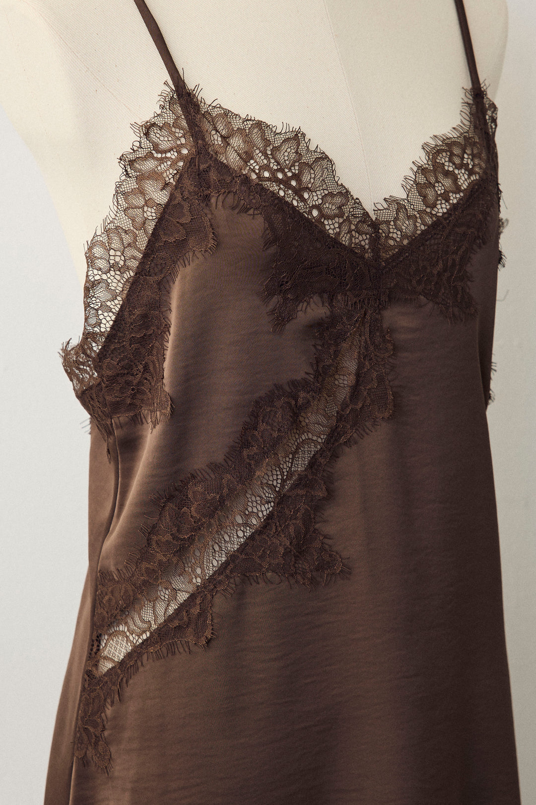 [予約]アシメデザインサテン×レースキャミ