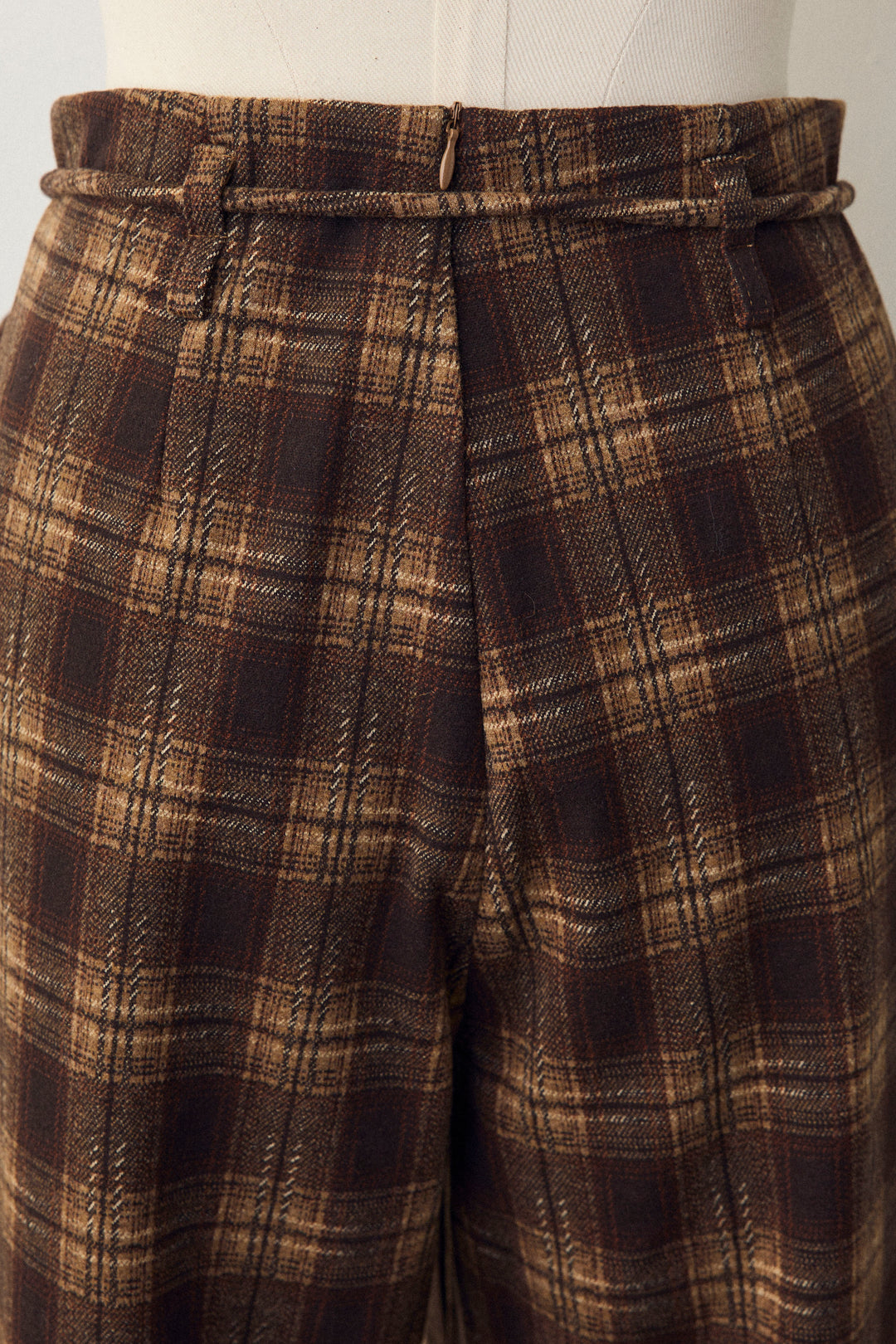 [予約]クラシカルチェックフラワーモチーフ付きパンツ