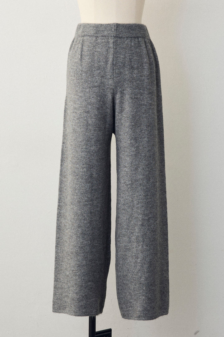 [予約]美ラインペプラムニットセットアップ