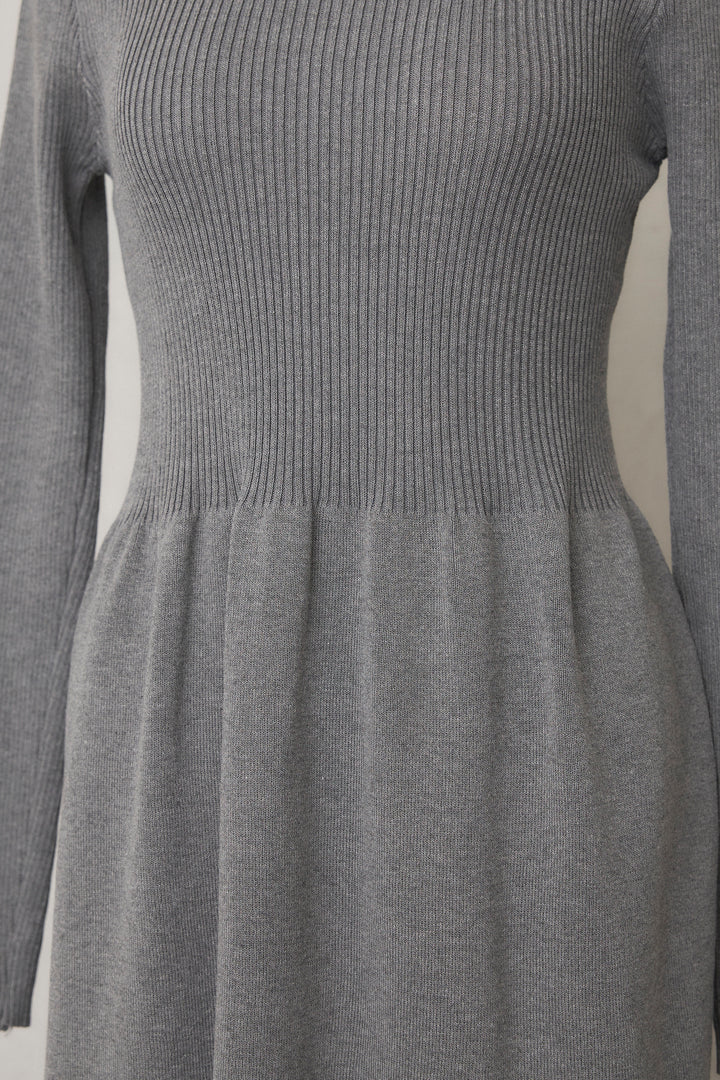 [予約]リブセミフレアニットワンピース