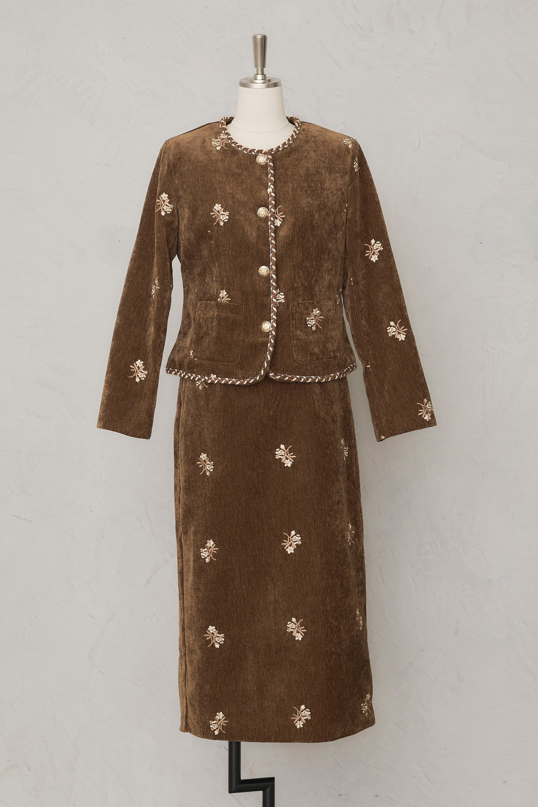 [予約]ヴィンテージフラワー刺繍ラメベロアセットアップ