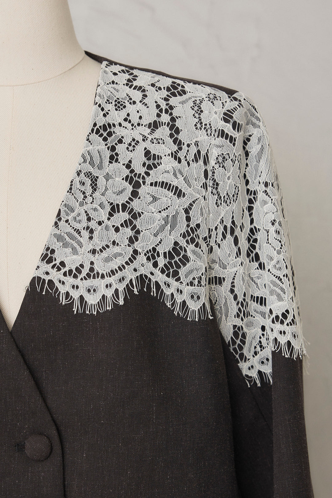 [予約]ショルダーレースデザインジャケット