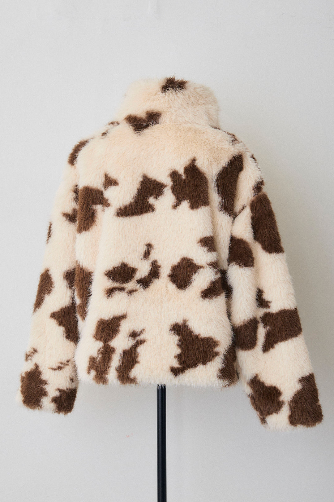 [予約]COW柄スタンドファーライクコート