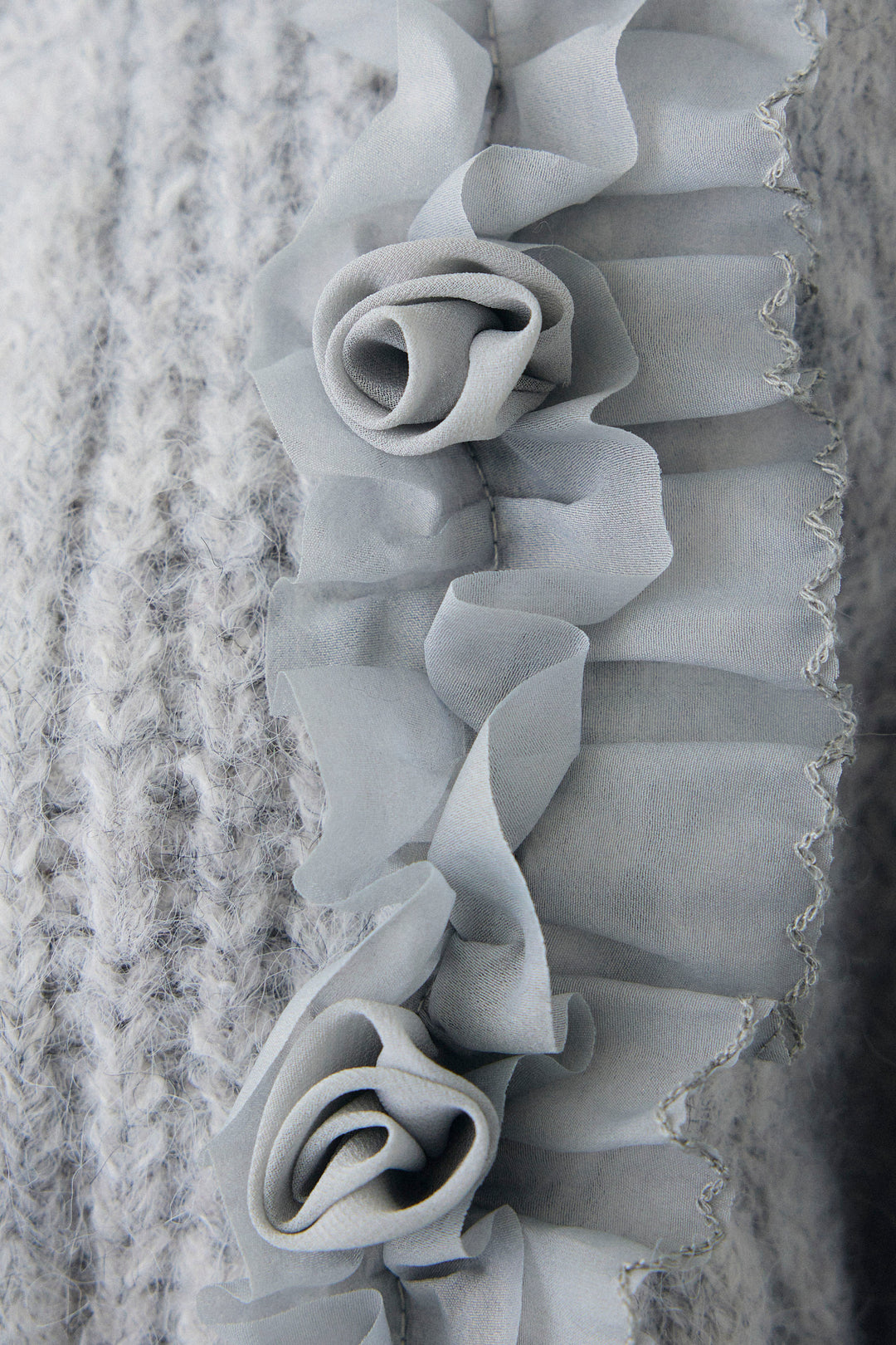 [予約]フリルローズドッキングニットカーデ