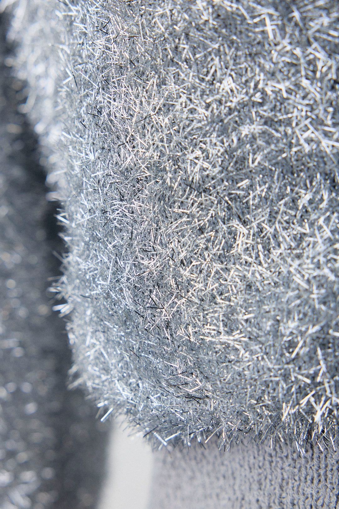 [予約]コンシャスショルダーシャイニーニットカーデ