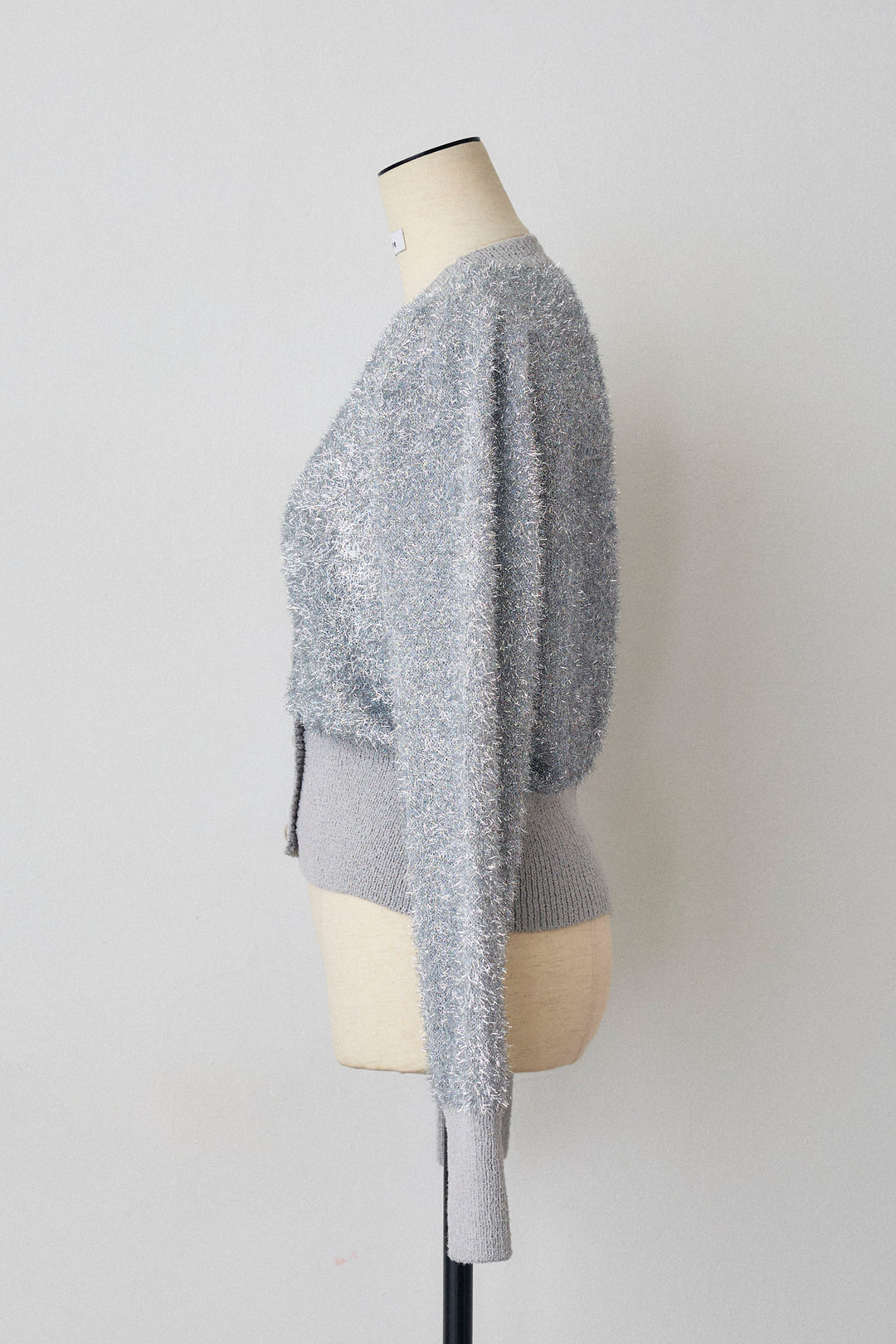 [予約]コンシャスショルダーシャイニーニットカーデ