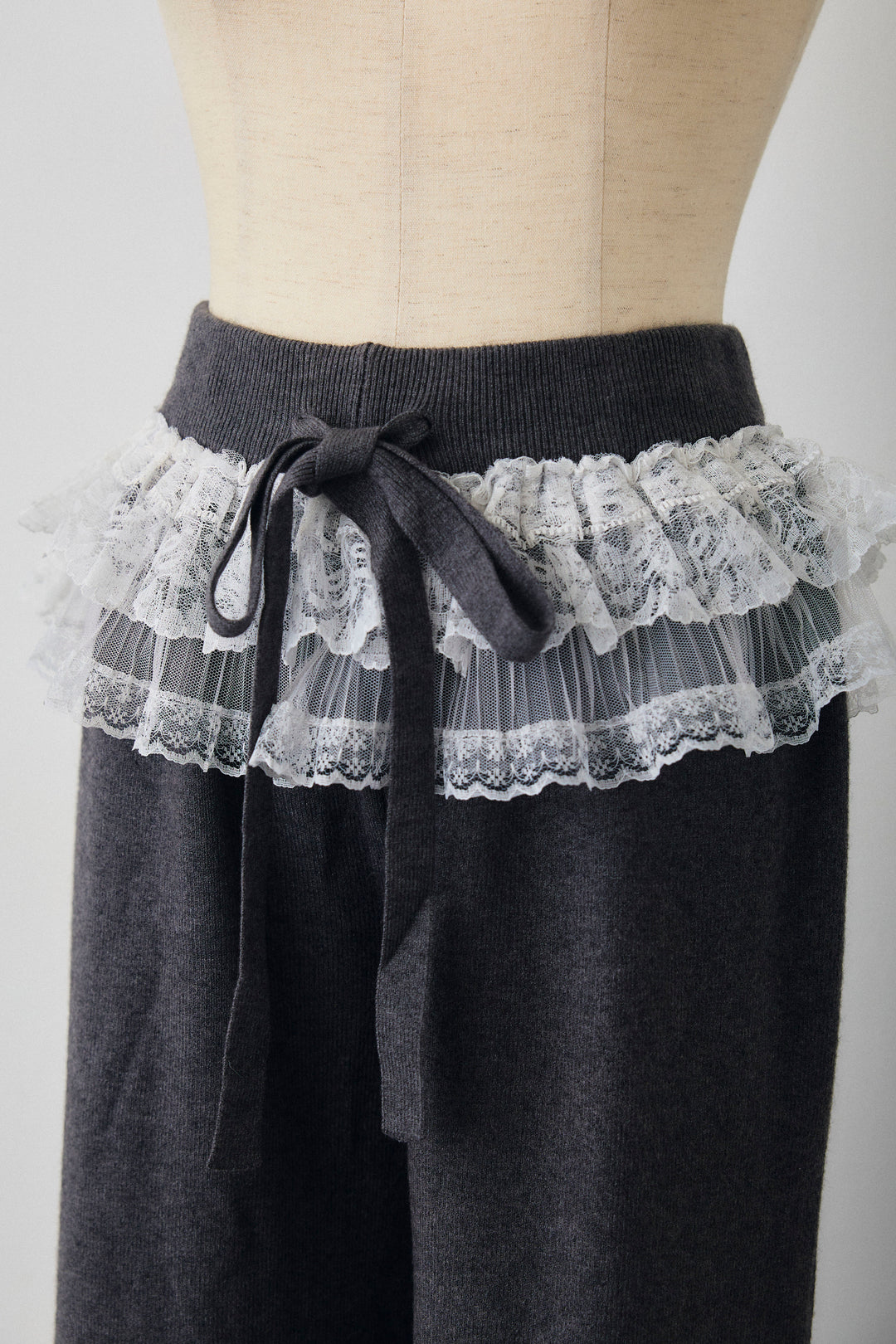 [予約]ウエストレースニットストレートパンツ