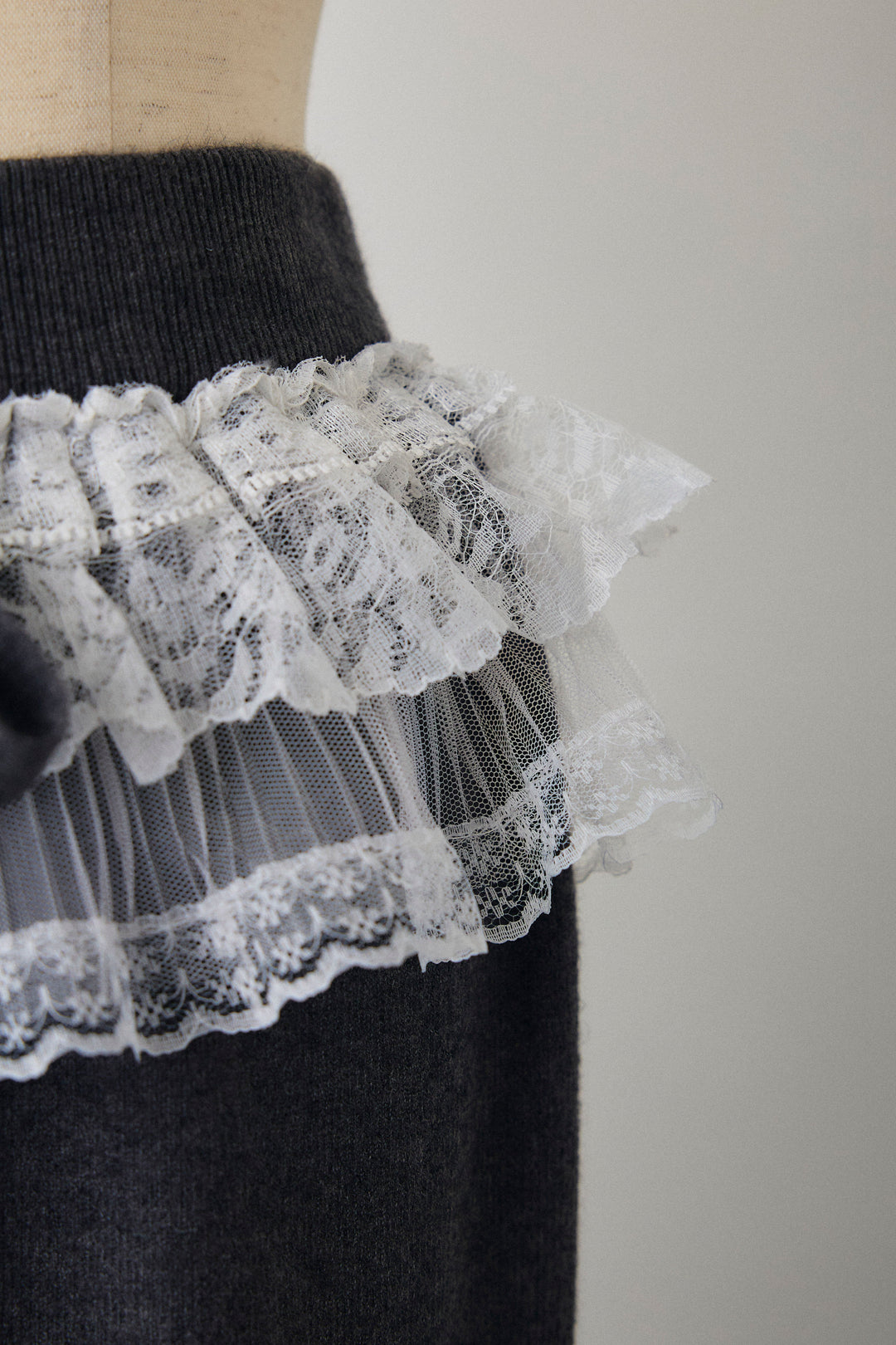 [予約]ウエストレースニットストレートパンツ