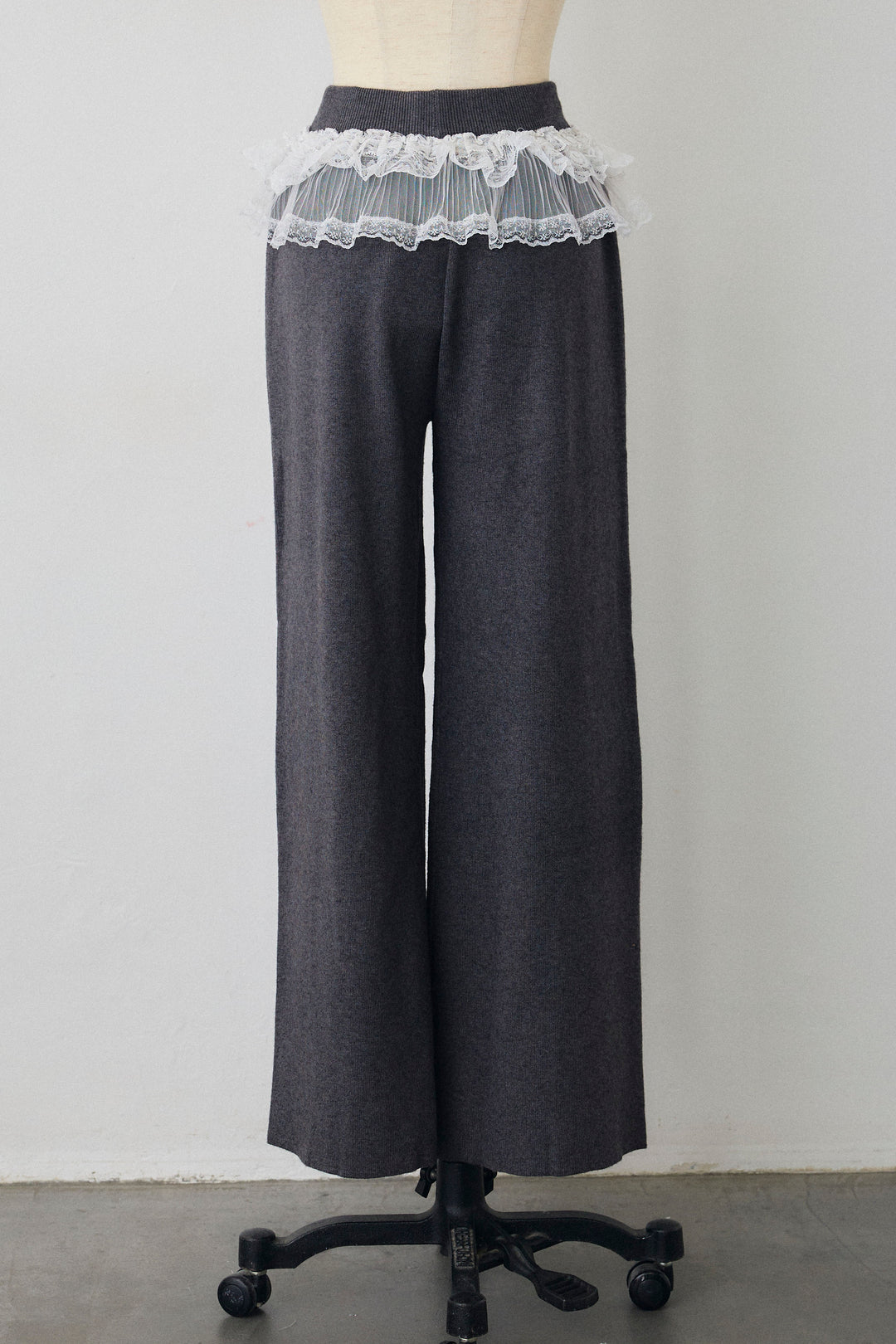 [予約]ウエストレースニットストレートパンツ