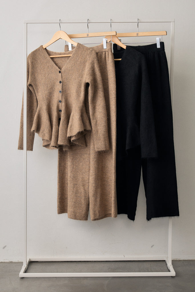 予約/SET]美ラインペプラムニットセットアップ+美ラインペプラムニット