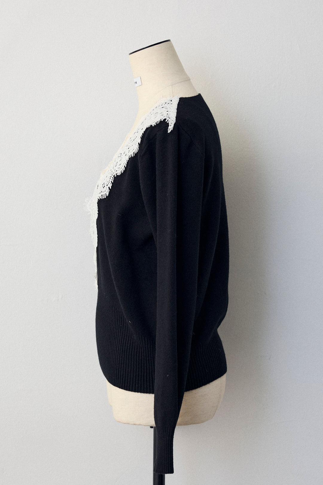 [予約]Vレースデザインニットプルオーバー