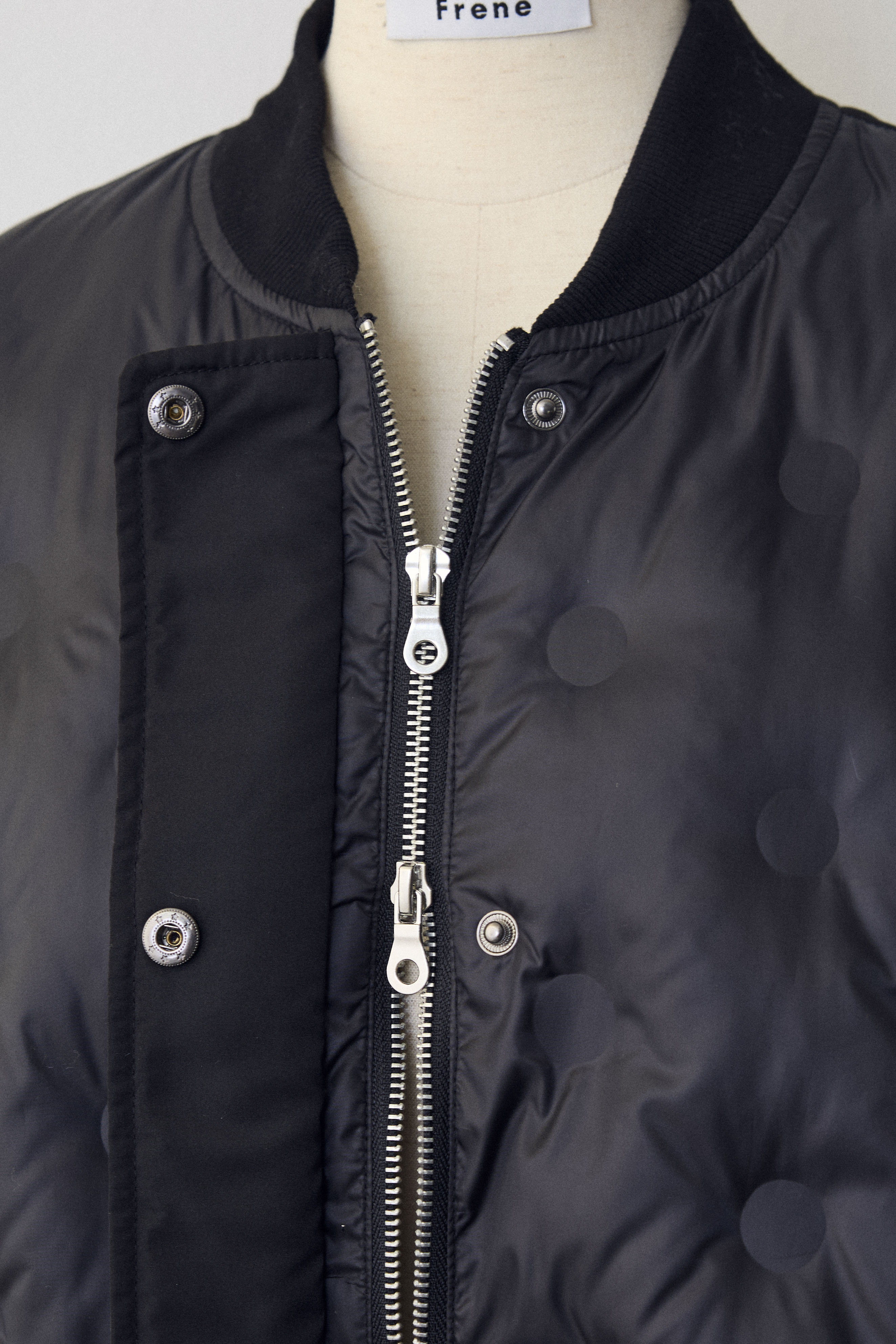 予約]ヘムギャザードットキルティング中綿フレアコート – Frene