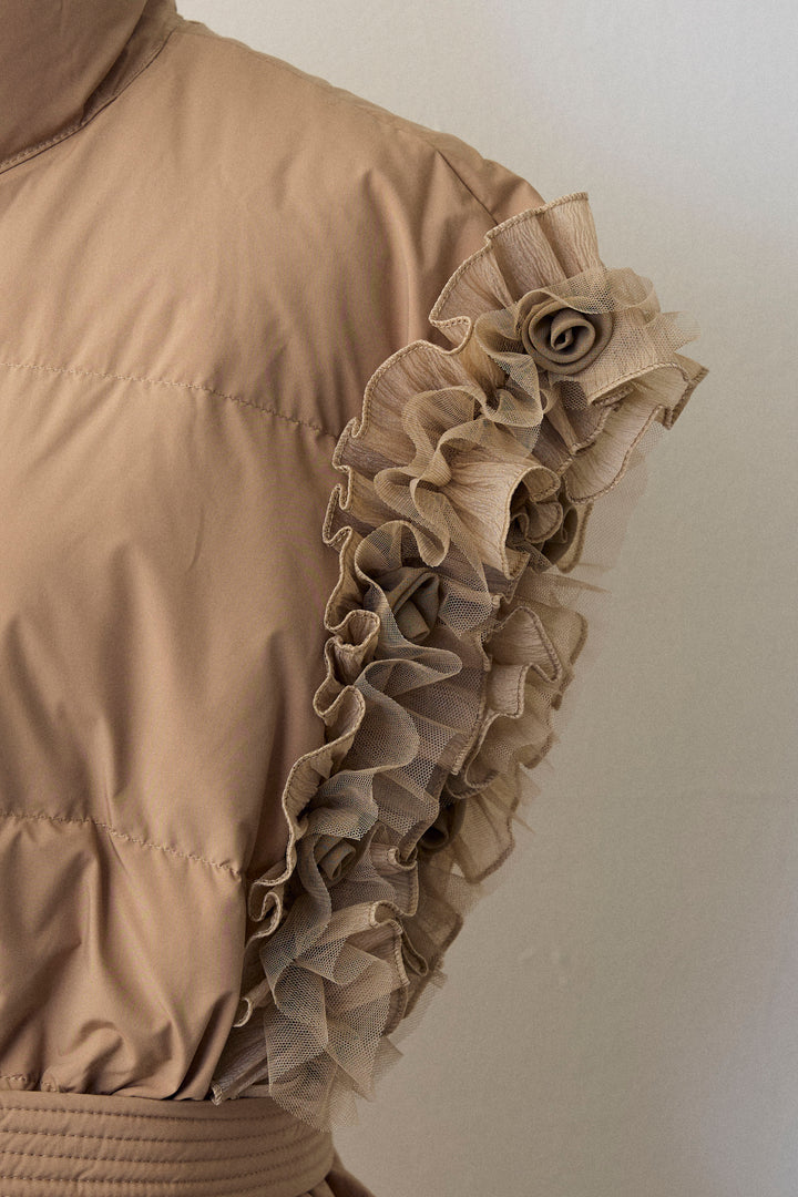 [予約]フリルチュールスリーブ美ラインベスト