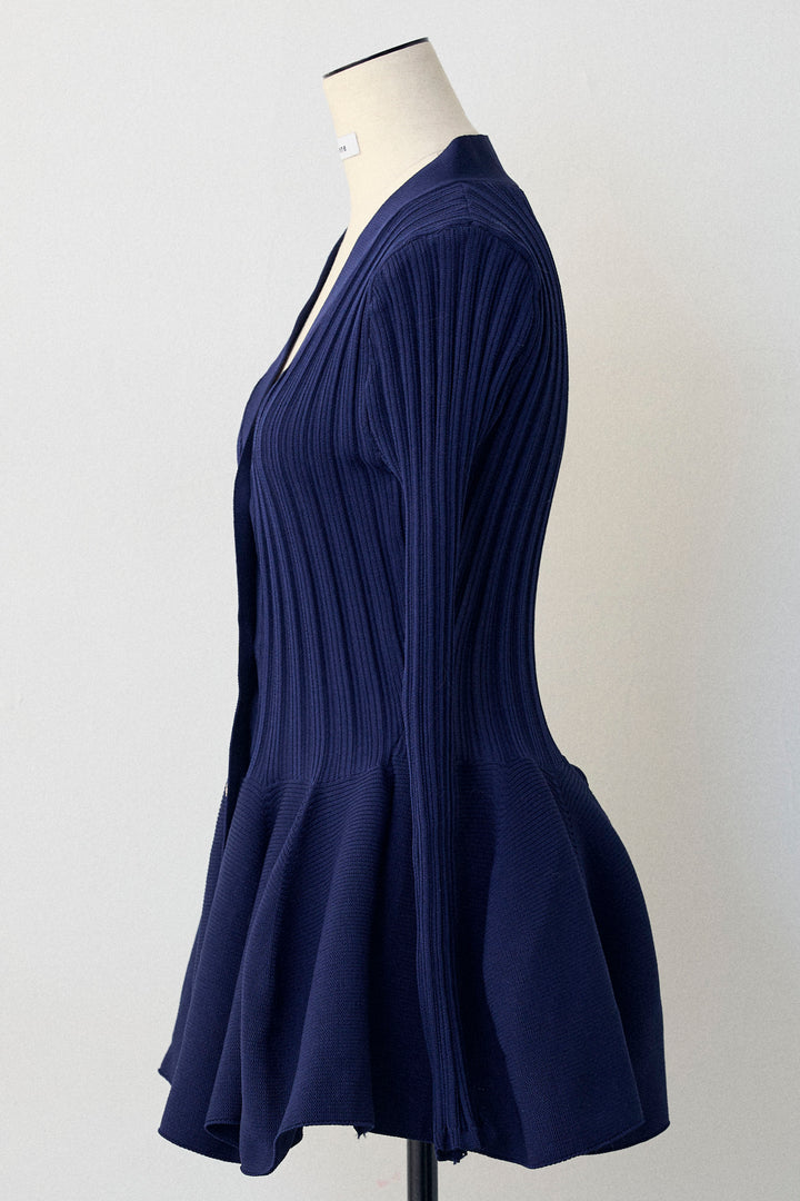 [予約]リブ美ラインペプラムニット