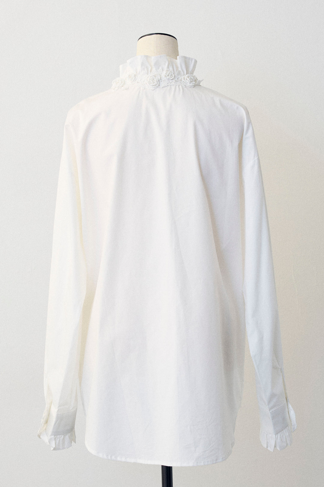 [予約]ローズモチーフフリルカラーシャツ