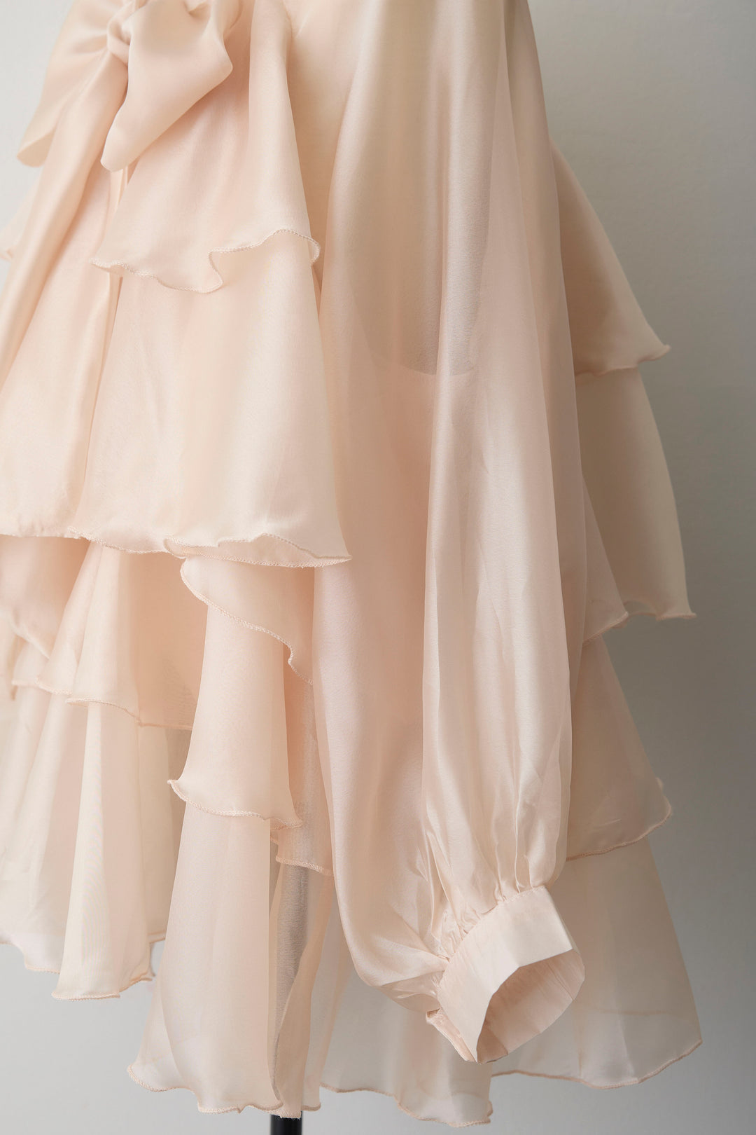 [予約]フロントBIGリボンティアードエアリーチュニック