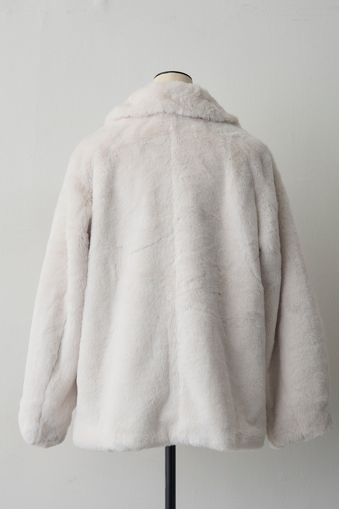 [予約]ビット付きフェイクファーコート