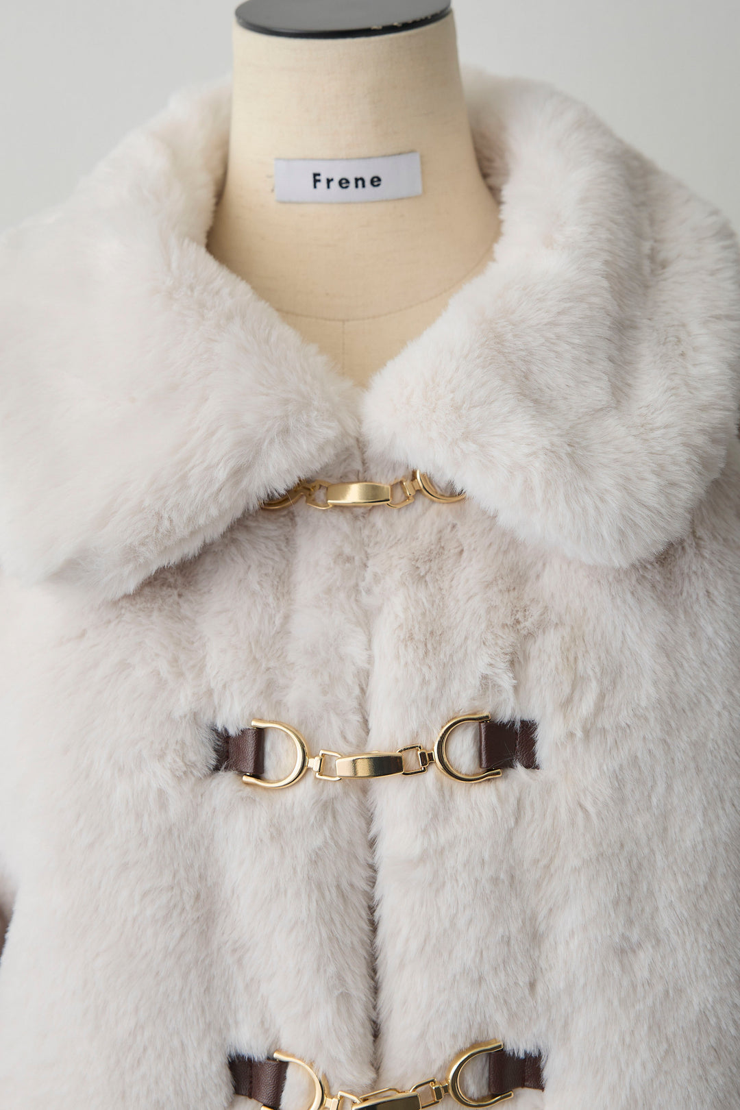 [予約]ビット付きフェイクファーコート